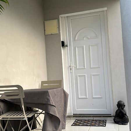Skys Location Pakehina Bed & Breakfast Schoelcher Bagian luar foto