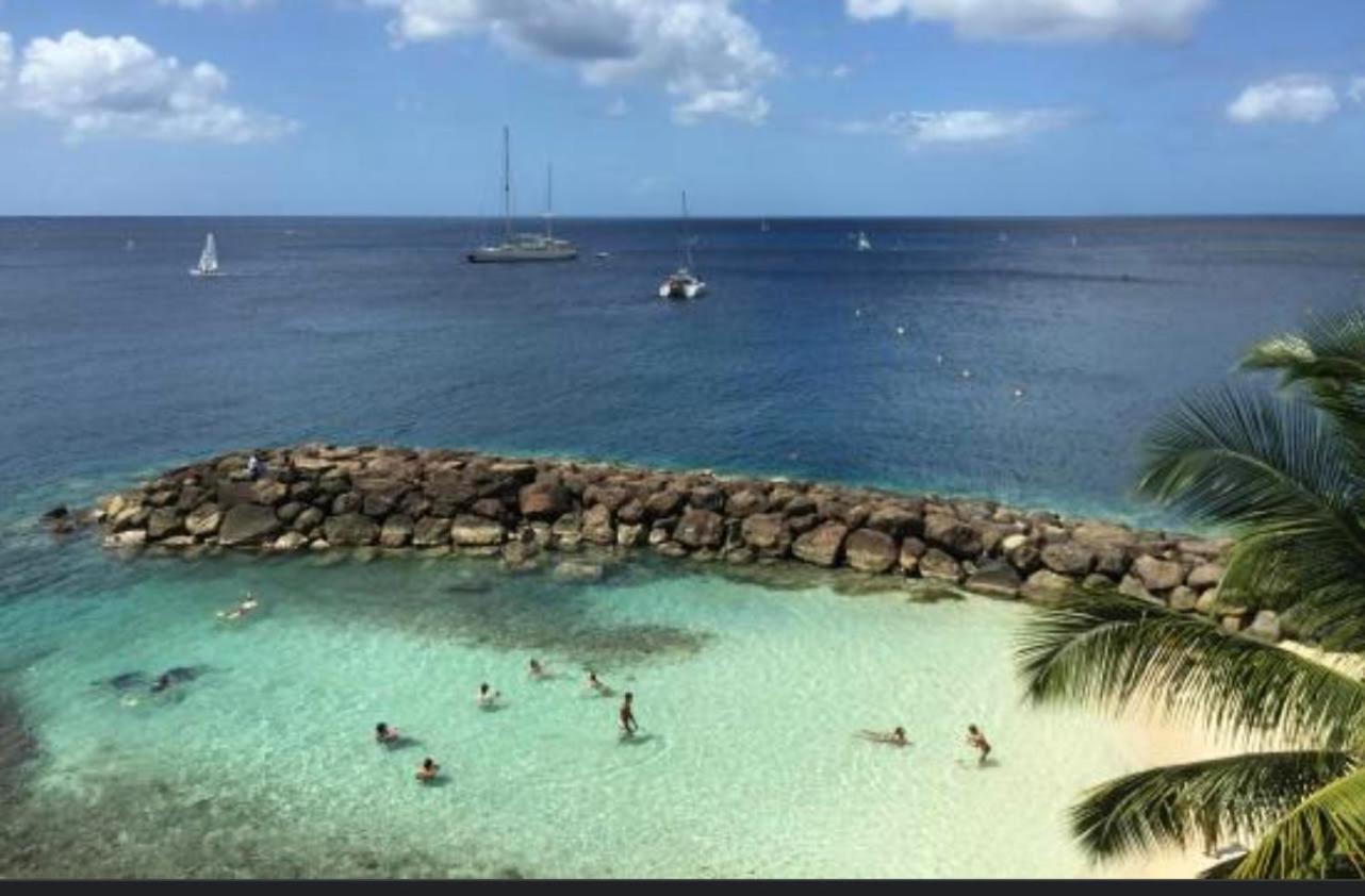 Skys Location Pakehina Bed & Breakfast Schoelcher Bagian luar foto